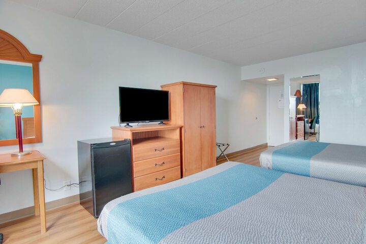 Room 13 of 38