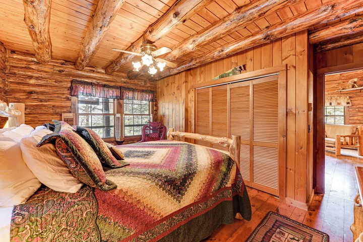 Lake & Beach Access at Lake Luzerne Cabin!