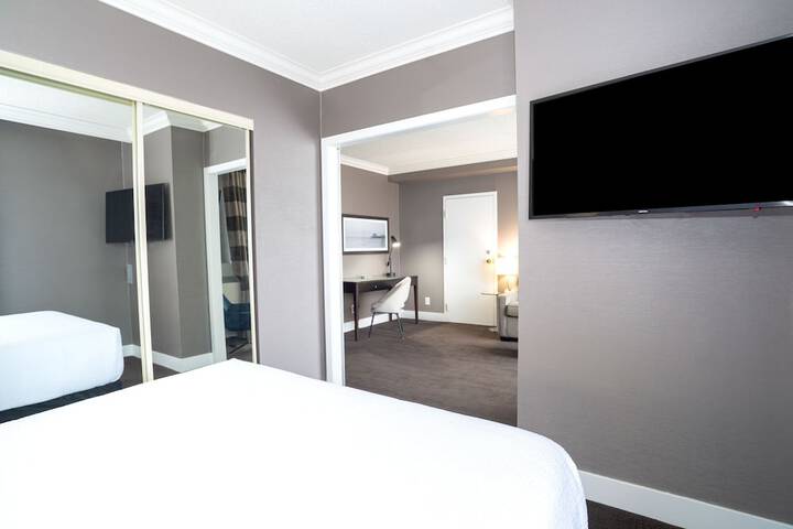 Room 35 of 53