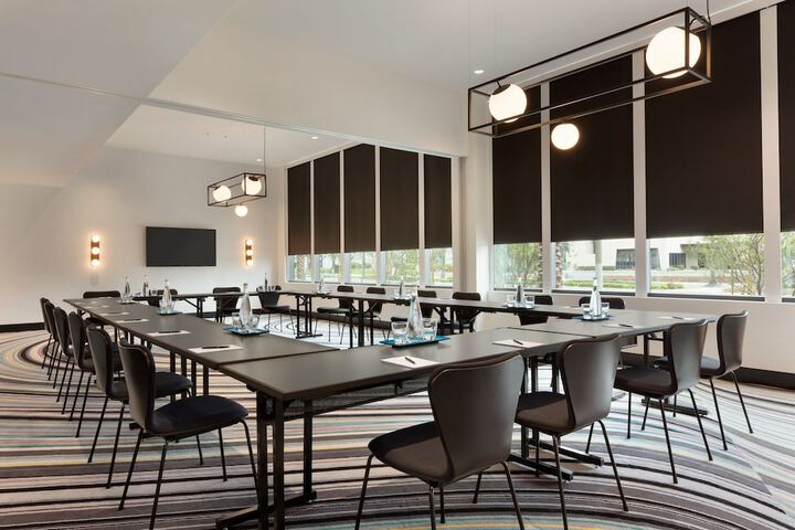The Viv Hotel Anaheim, a Tribute Portfolio Hotel