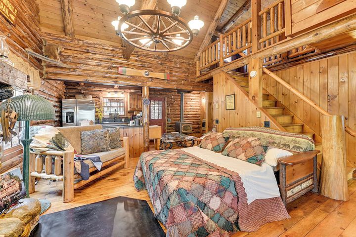 Lake & Beach Access at Lake Luzerne Cabin!