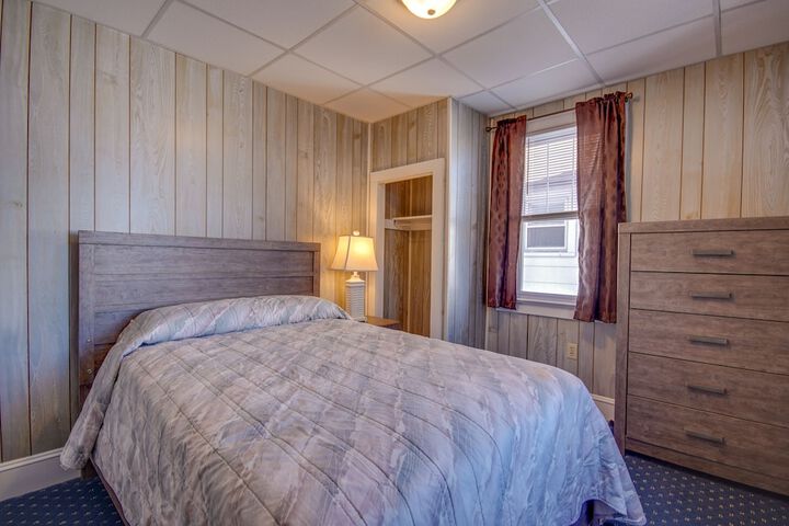 Room 32 of 167