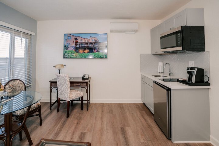 Room 151 of 283