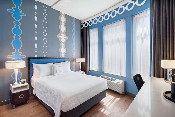 Room 8 of 19