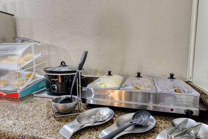 Breakfast/Coffee Service 70 of 77