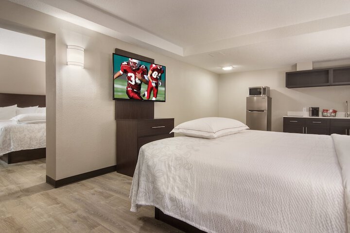 Room 28 of 35
