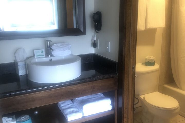 Room 34 of 63