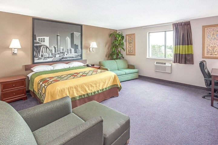 Room 12 of 34
