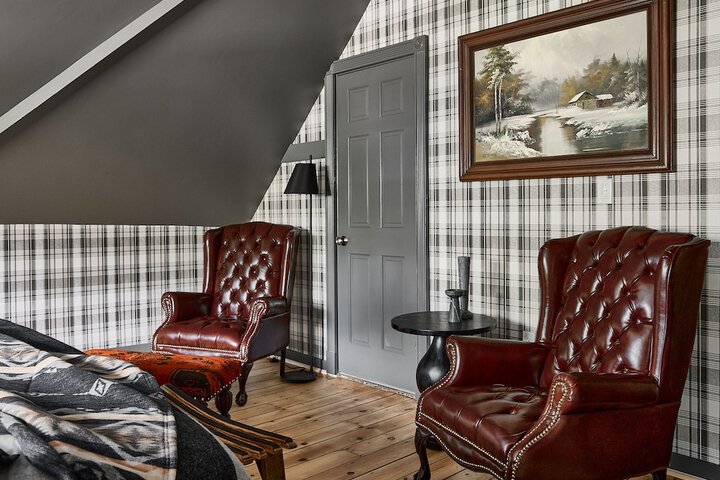 Room 28 of 65