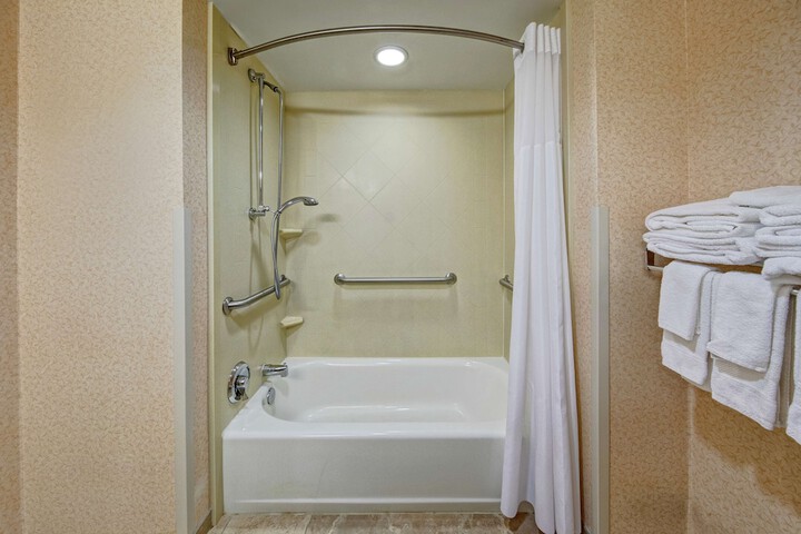 Room 12 of 39