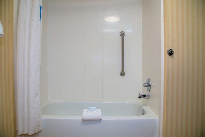 Room 14 of 37