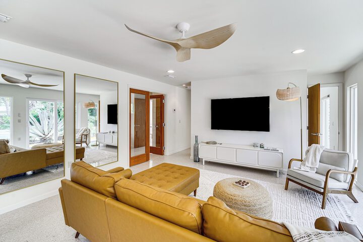 Private Oasis w / Pool: Walk to Melbourne Beach!