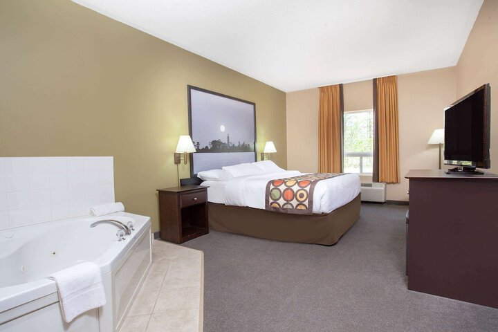 Super 8 by Wyndham Midland