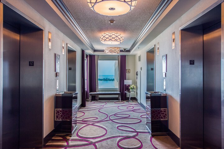 Ballroom/Hall 44 of 58