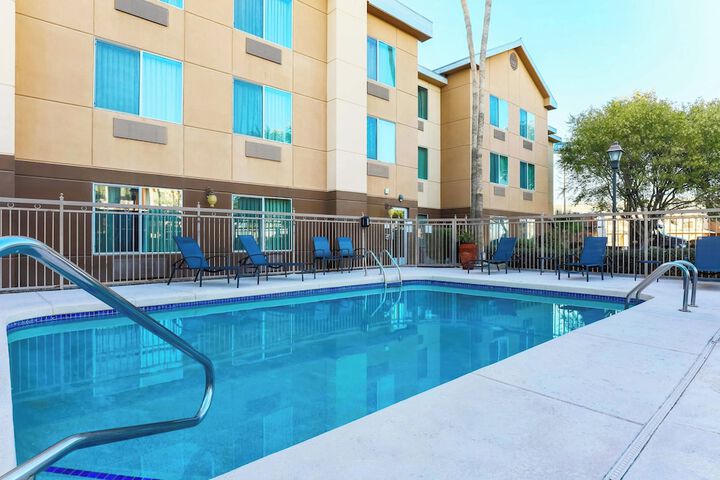 Pool 4 of 29