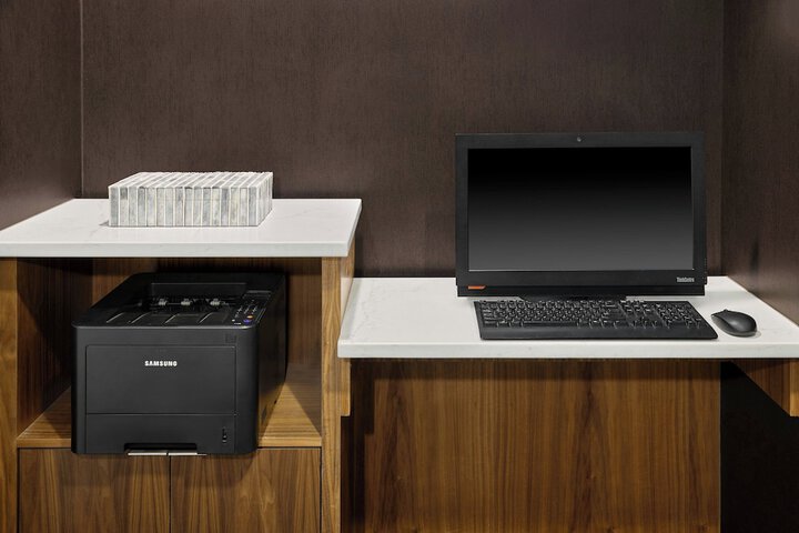 Courtyard by Marriott Kansas City Shawnee