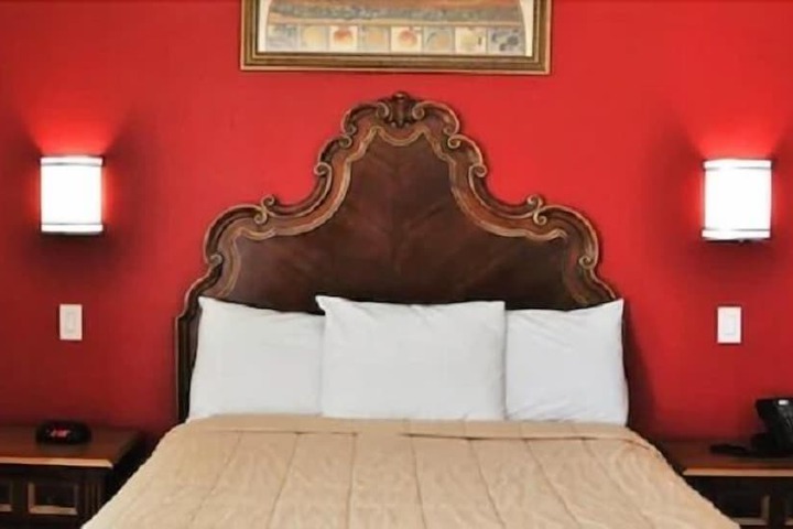 Room 13 of 23