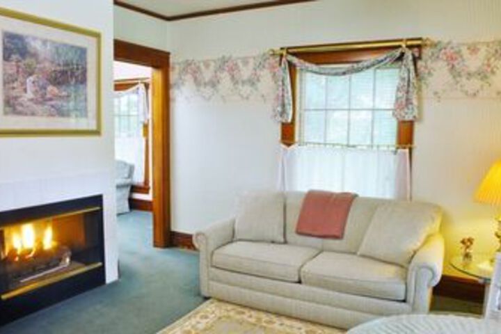 Arbor Hill Inn