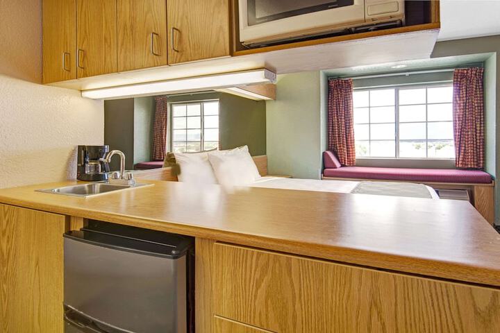 Room 9 of 25