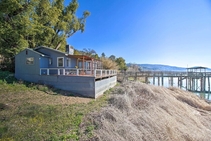 Lakefront Sanctuary w / Mount Konocti Views