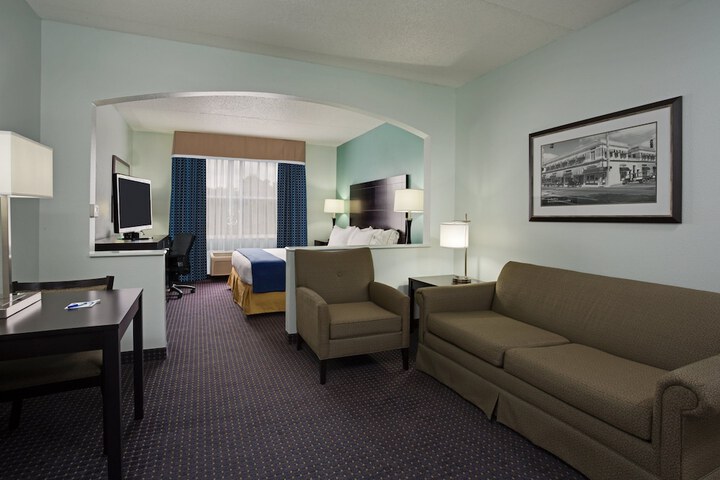 Room 36 of 59