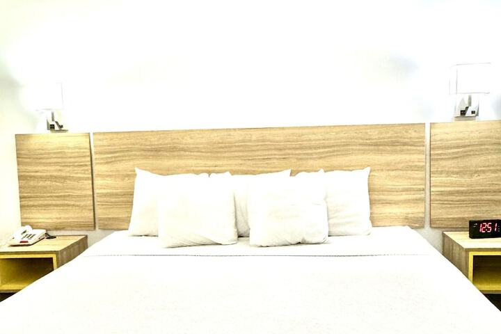 Room 13 of 25