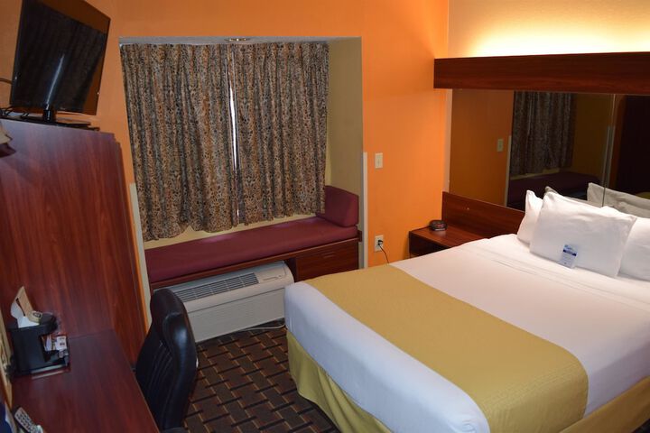 Room 13 of 43