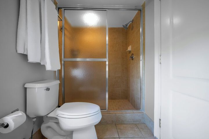 Room 25 of 104