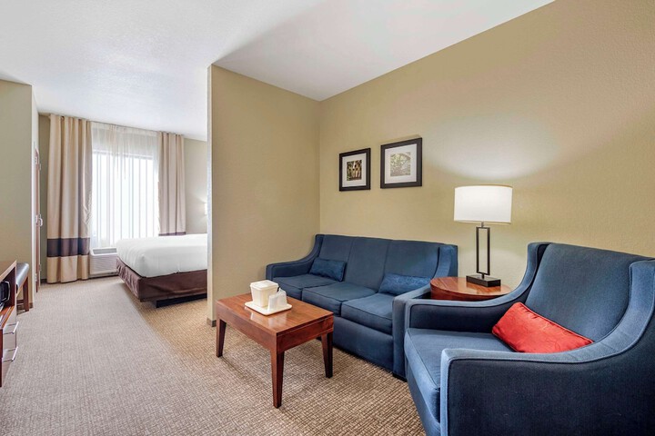 Comfort Inn & Suites