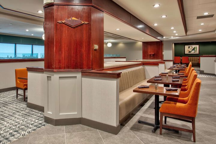 DoubleTree by Hilton Lansing
