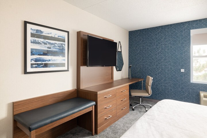 Room 28 of 45