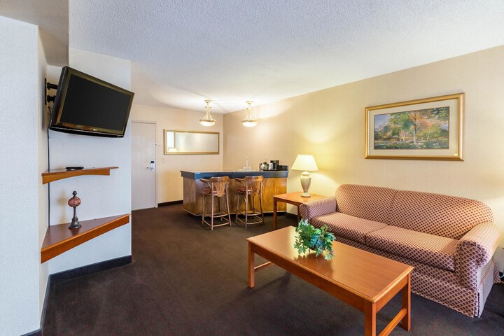 Room 26 of 54