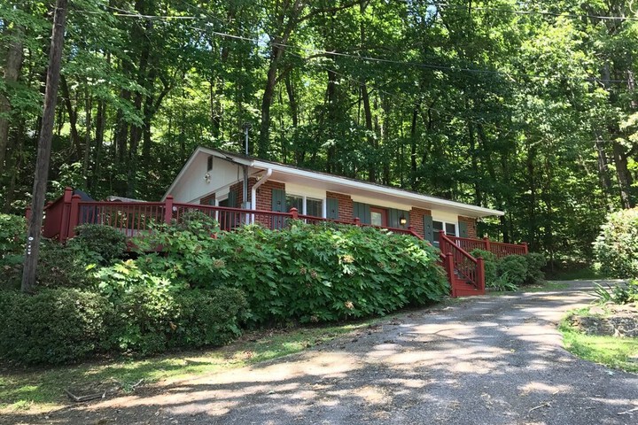 Mountain Aire Cottages Inn & Glamping