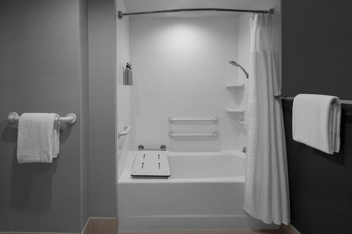 Courtyard by Marriott Los Angeles Burbank Airport