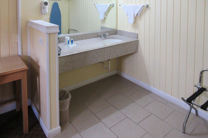 Room 5 of 40