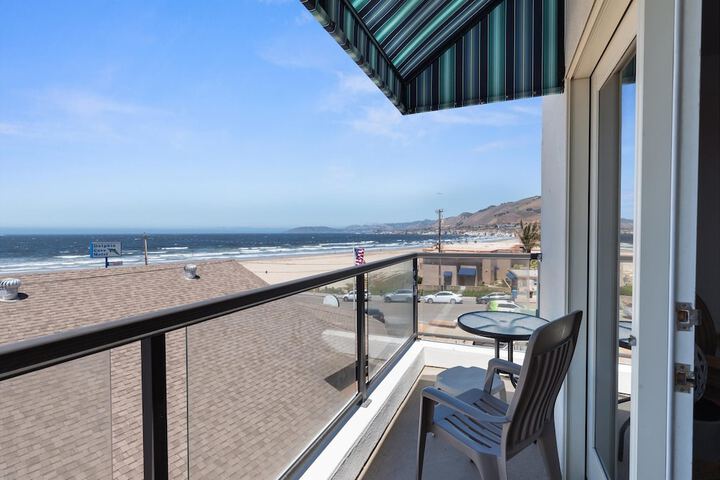 Beach House Inn & Suites