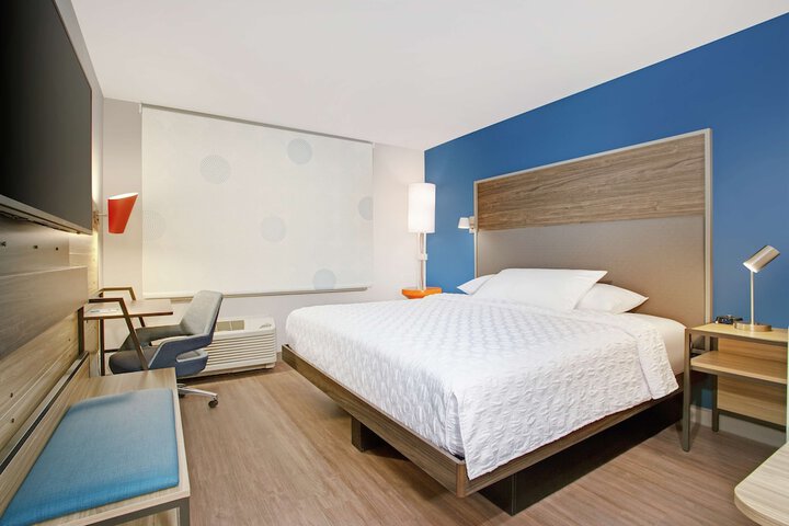 Room 21 of 43