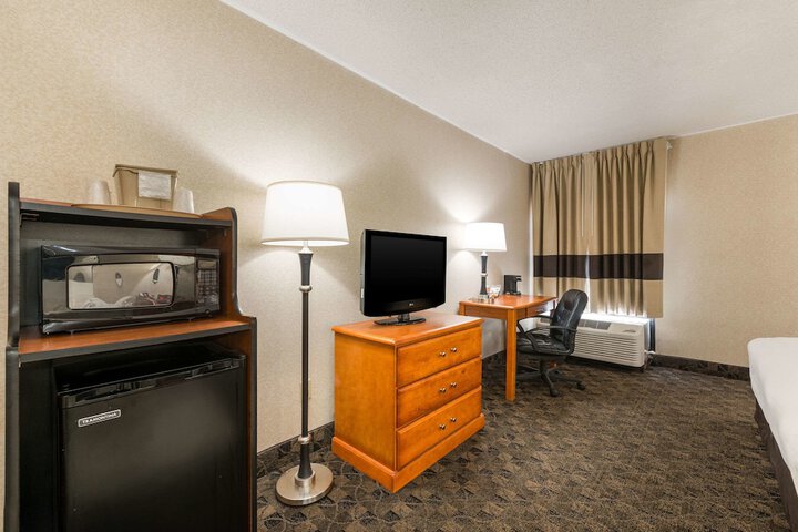 Room 44 of 64
