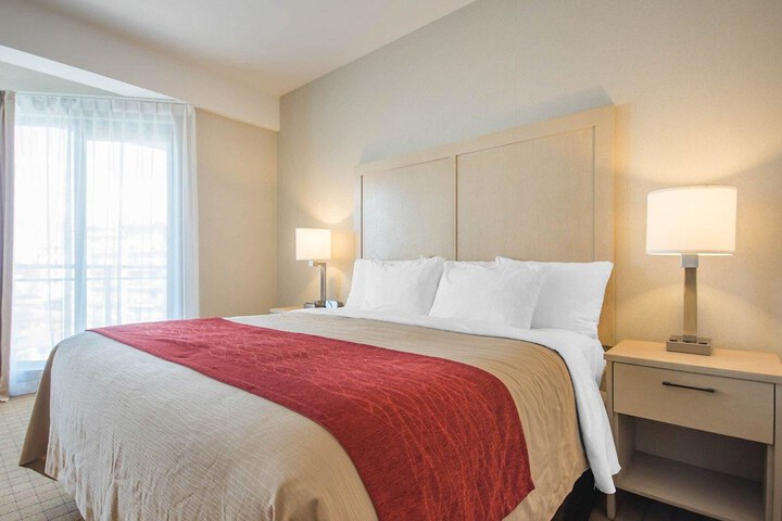 Comfort Inn & Suites