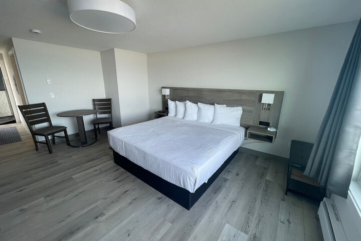 Room 38 of 124