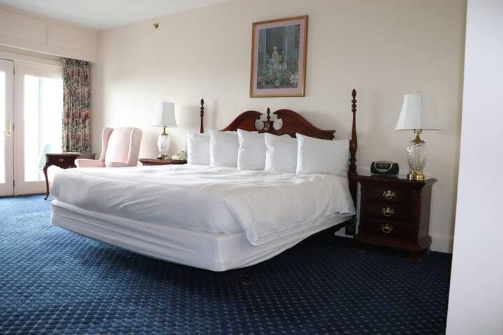 Room 78 of 103