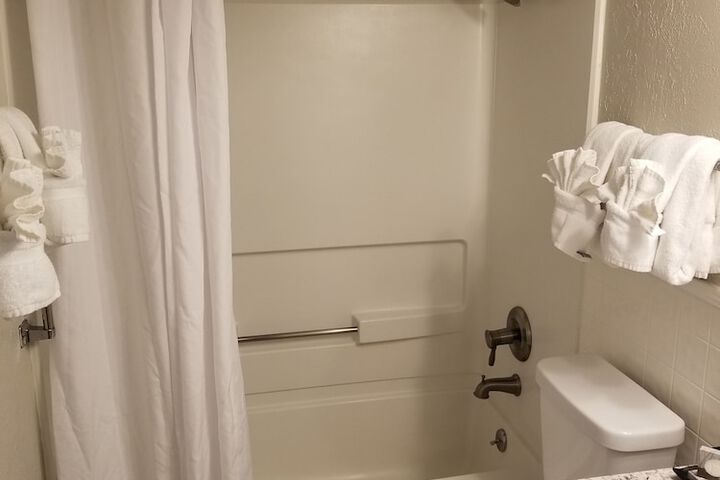 Tradewinds Beach Resort