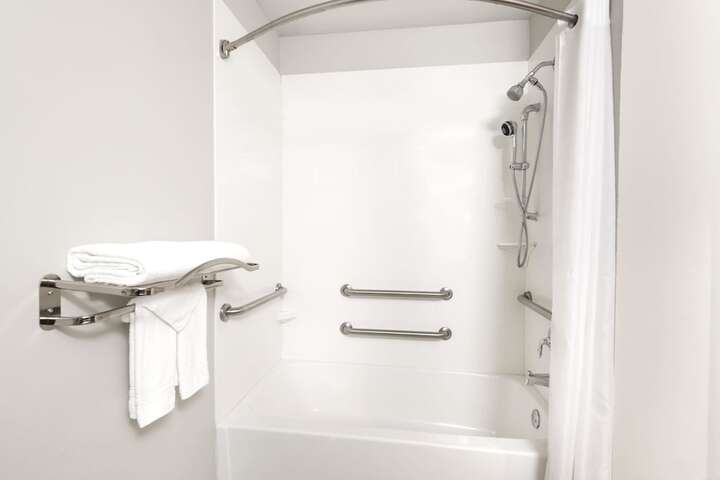 Microtel Inn by Wyndham Victor / Rochester