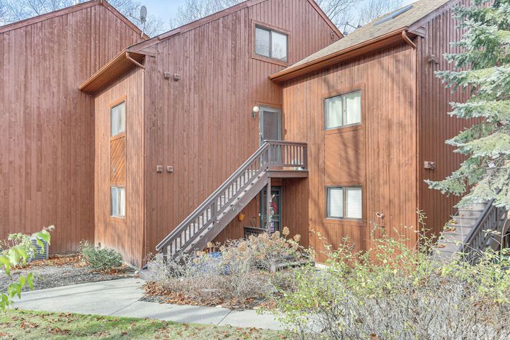 Vernon Township Condo w / Balcony Near Ski Lifts!