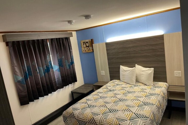 Room 12 of 42