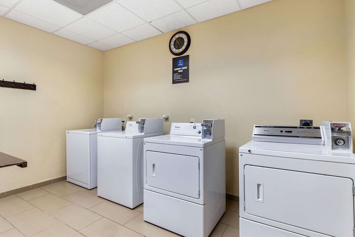 Comfort Inn & Suites Lakeside