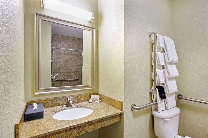 Room 21 of 47