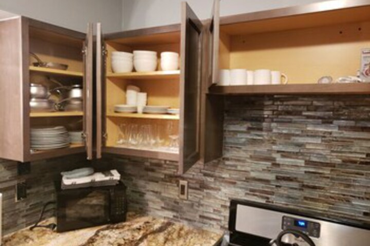Amazing 5 Bedroom Downtown Ferndale House