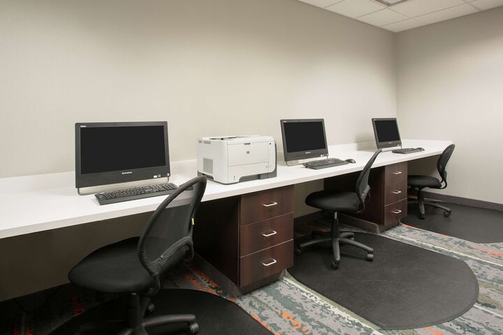Business Center 56 of 59