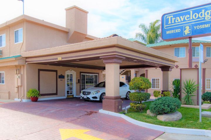 Hotel 2 of 29